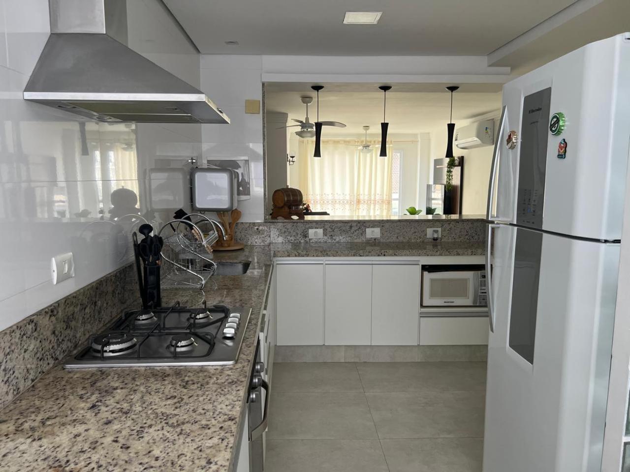 Beleza De Apartamento 300 Metros Da Praia Guaruja Ngoại thất bức ảnh